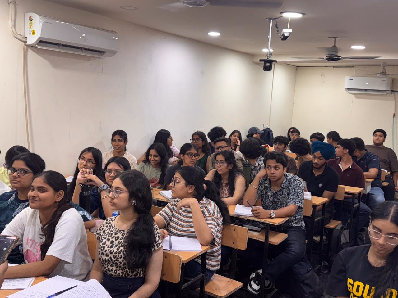 Students preparing for IIM Amritsar at ISL Competitive Centre, Lajpat Nagar